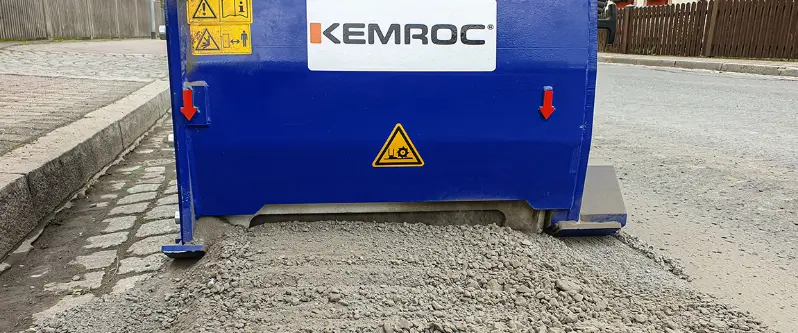 Fraise hydraulique pour tranchée en roche sur pelle hydraulique